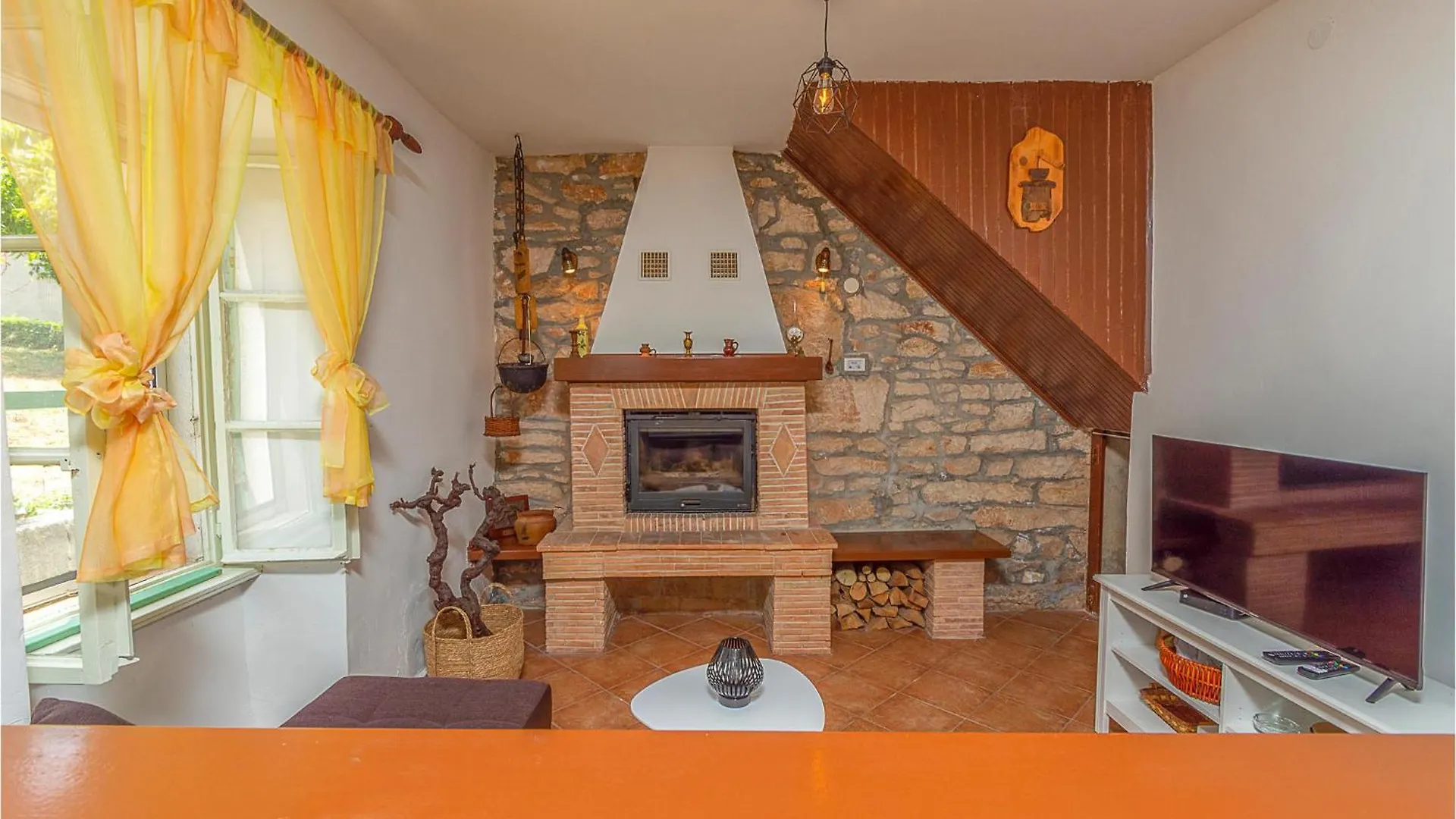 Beautiful Home In Nedescina With Wifi 0*,