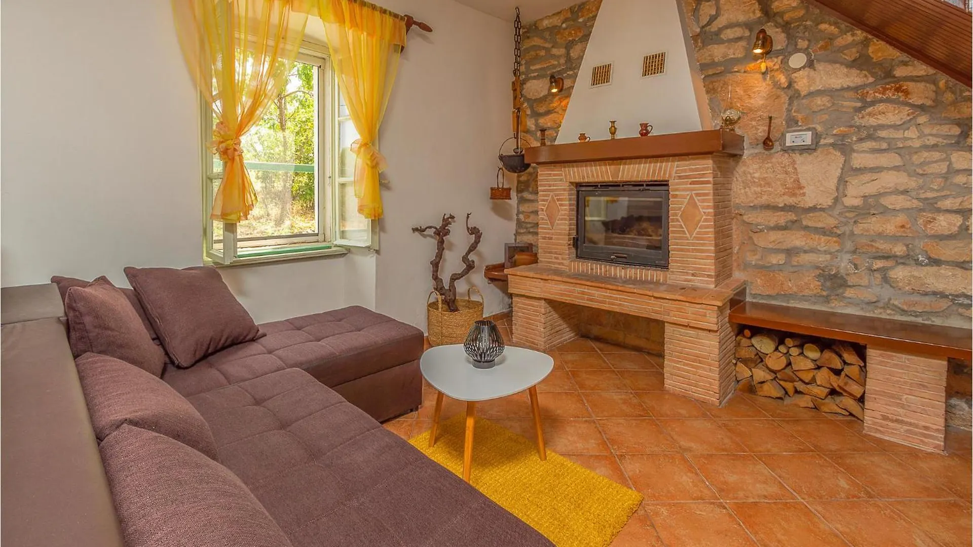 Beautiful Home In Nedescina With Wifi 度假居